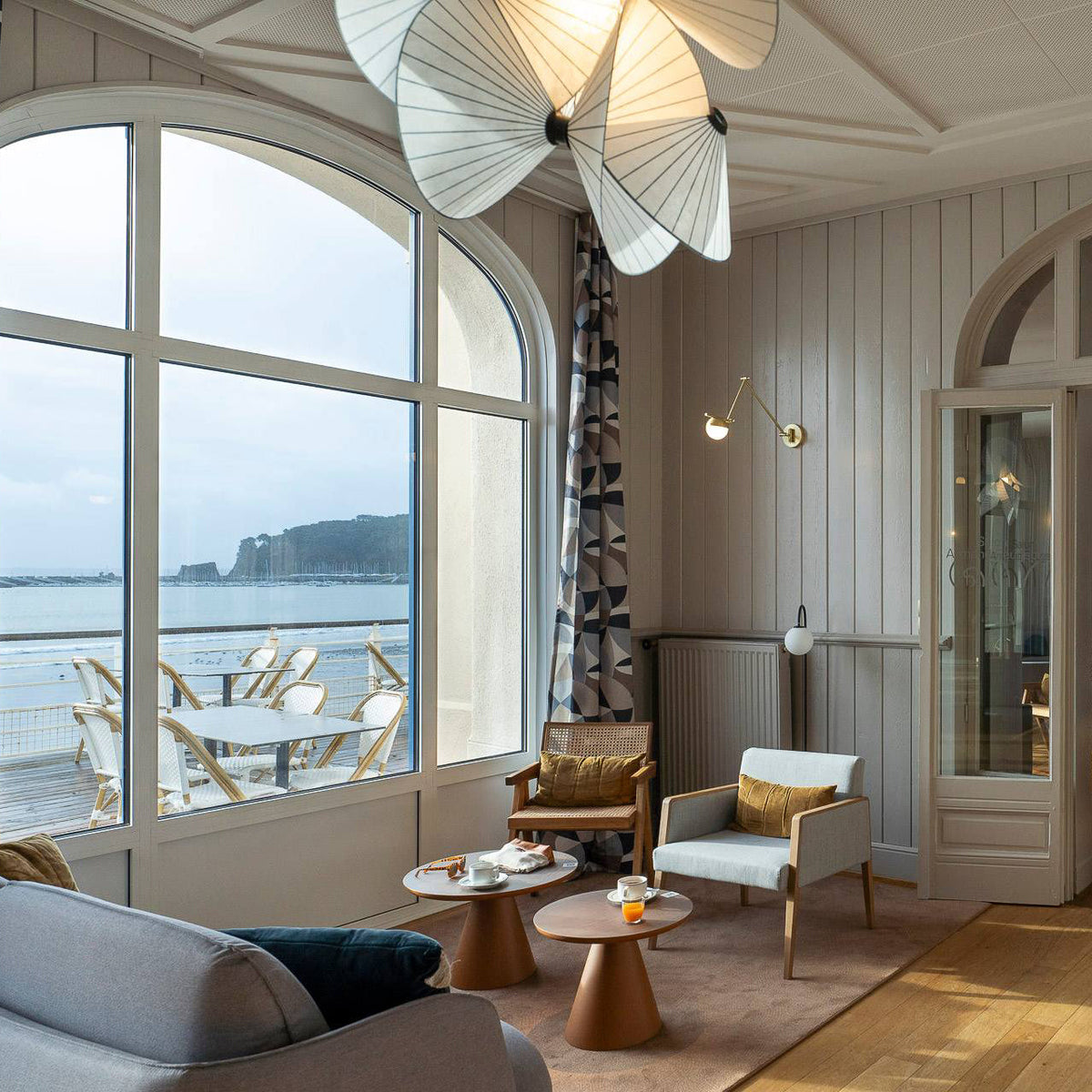 serpentine-pendant-light