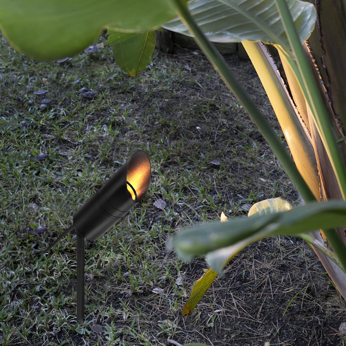 Shadow Pierce LED Ground Spike Light – Minimalist Outdoor Landscape Spotlight