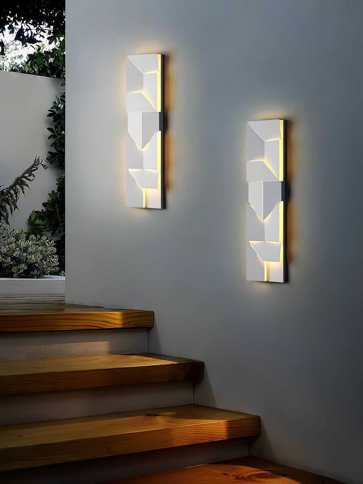 Shadows Charging Grand Sconce
