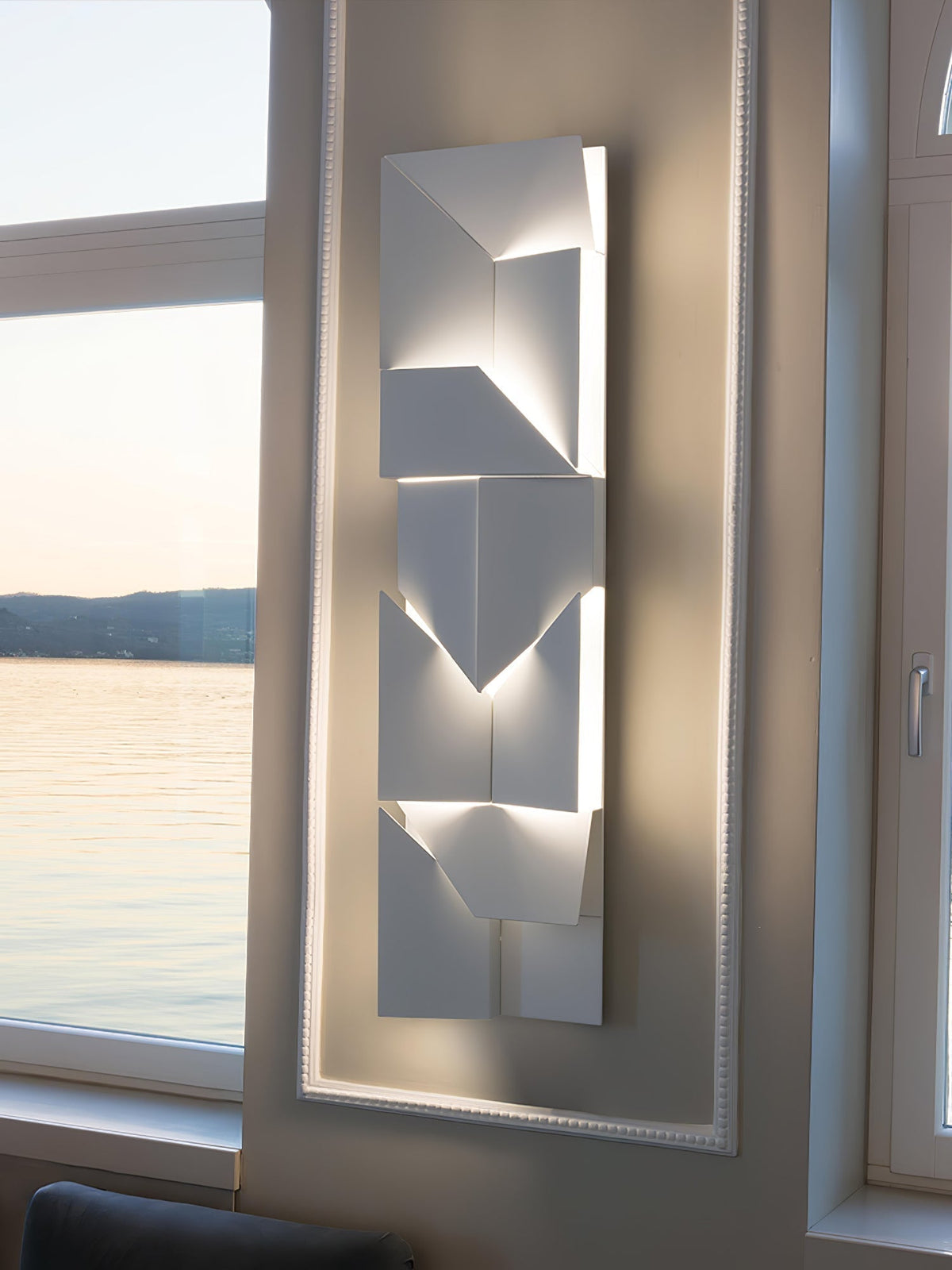Shadows Charging Grand Sconce