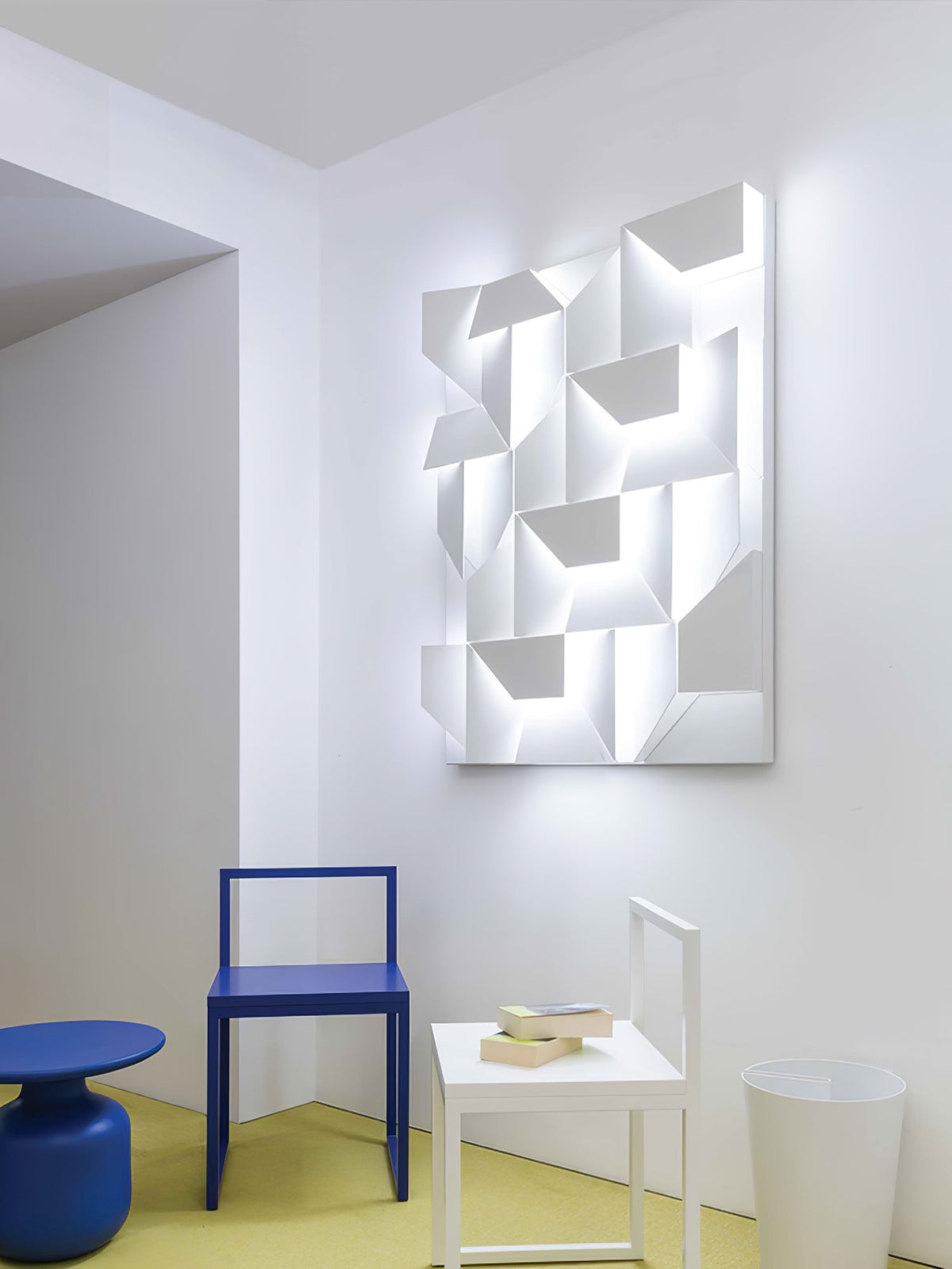 Shadows Charging Grand Sconce