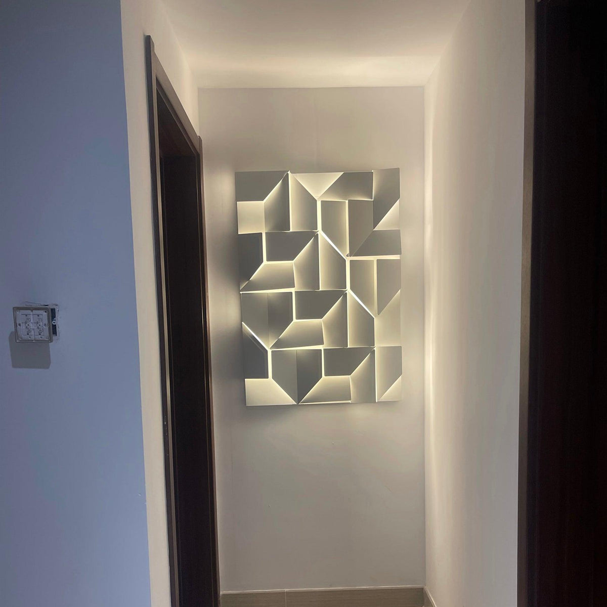 Shadows Charging Grand Sconce