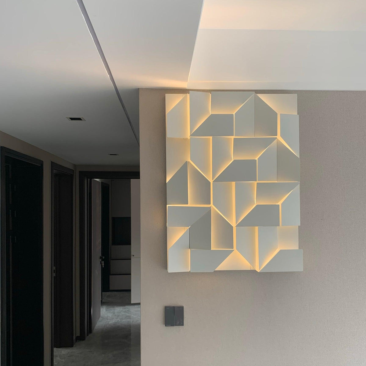 Shadows Charging Grand Sconce