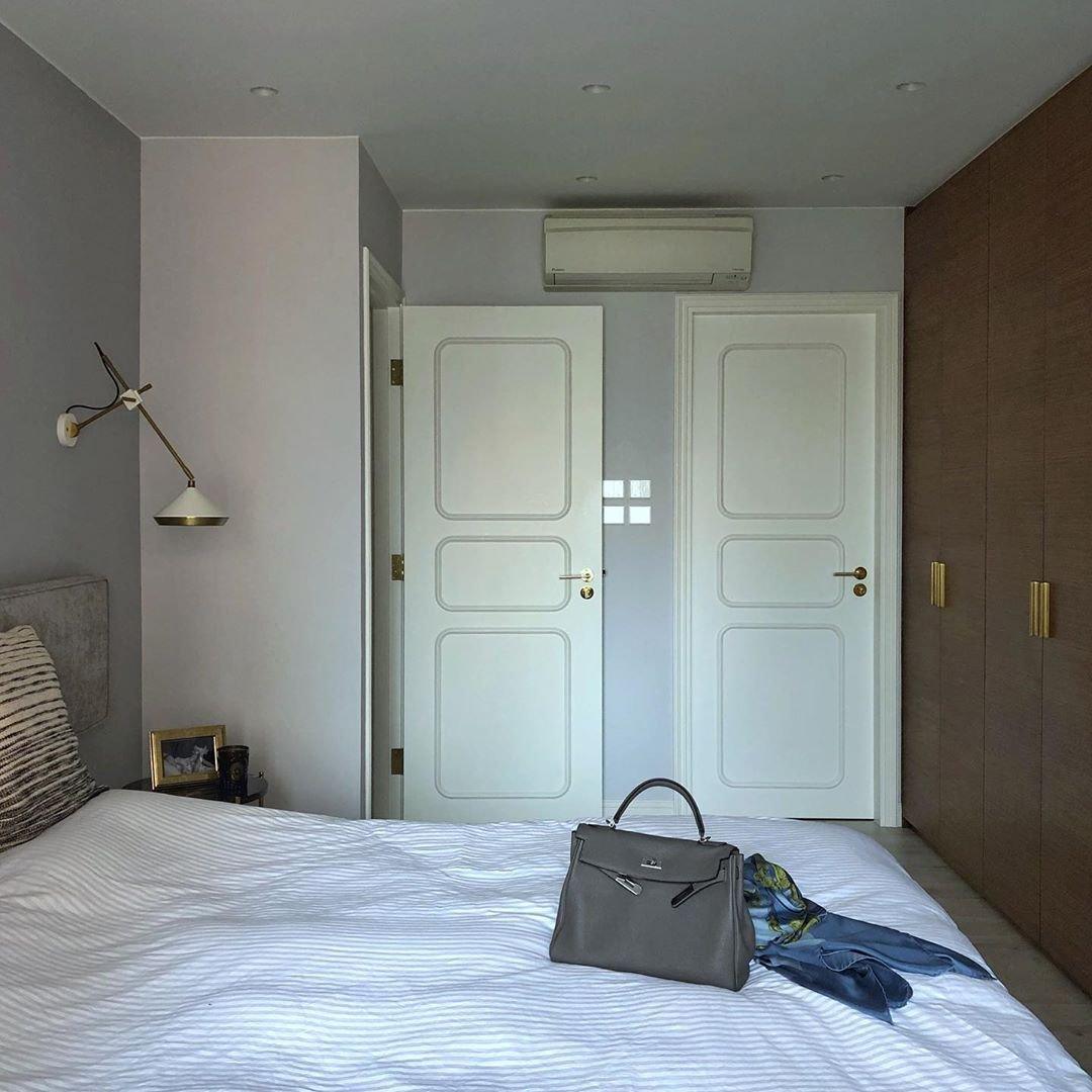 Shear Plug In Wall Light