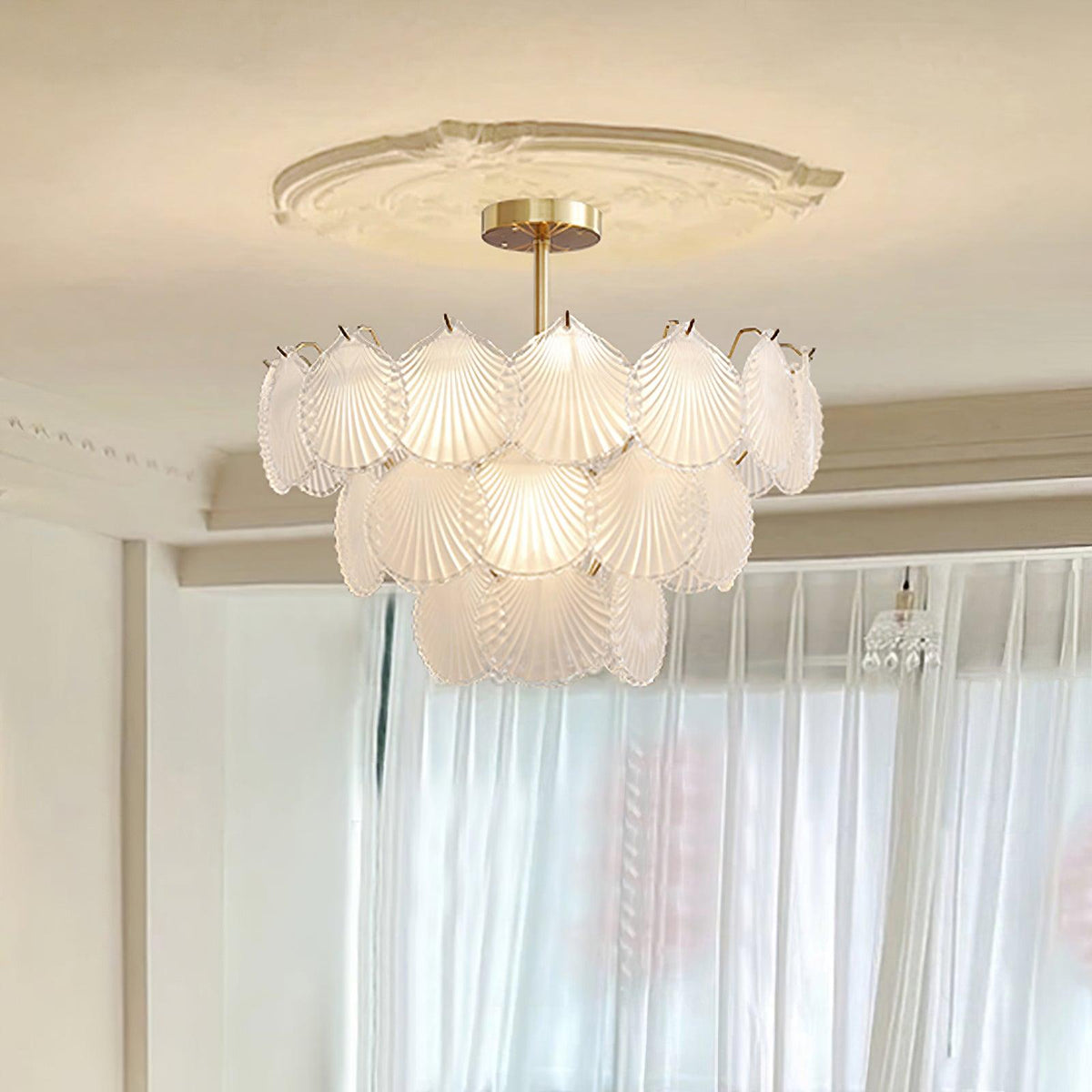 shell-glass-chandelier