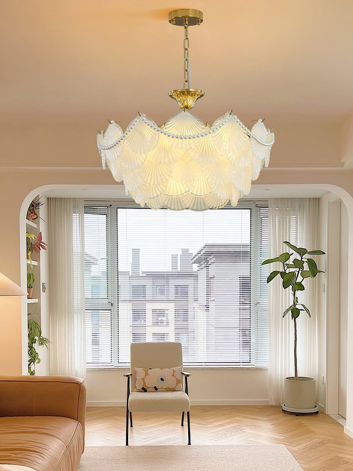 shell-pearl-chandelier