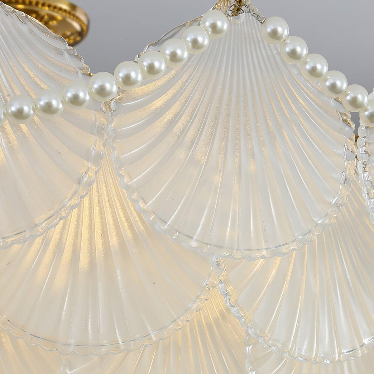 shell-pearl-chandelier