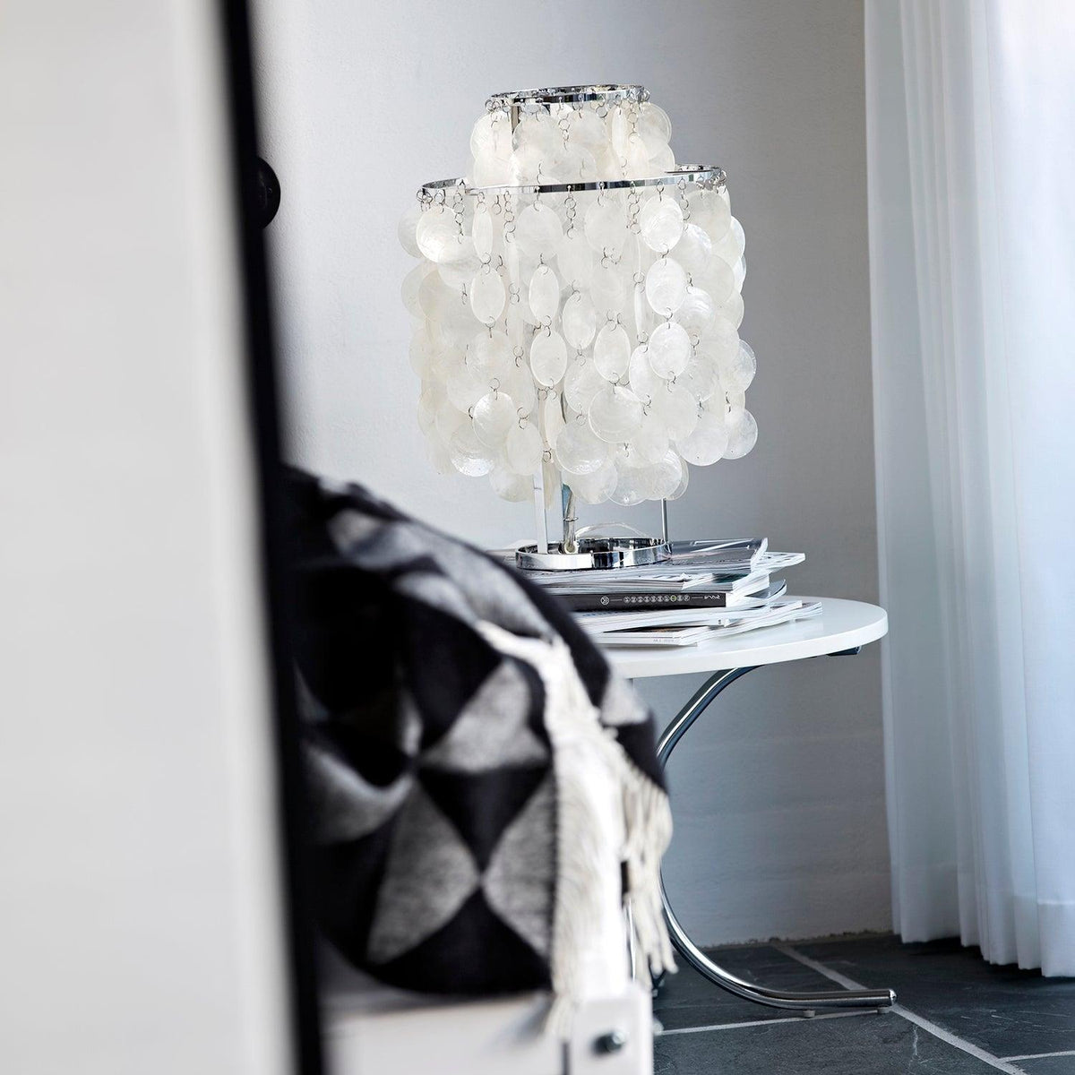 shell-table-lamp