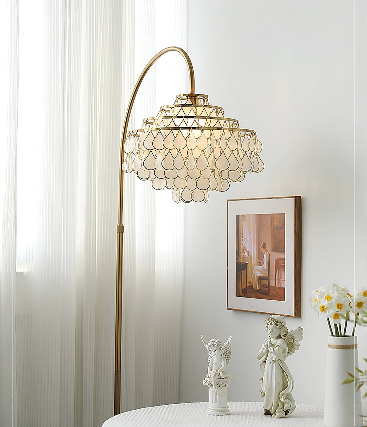 Lumière Shell Floor Lamp with Mother-of-Pearl Shade