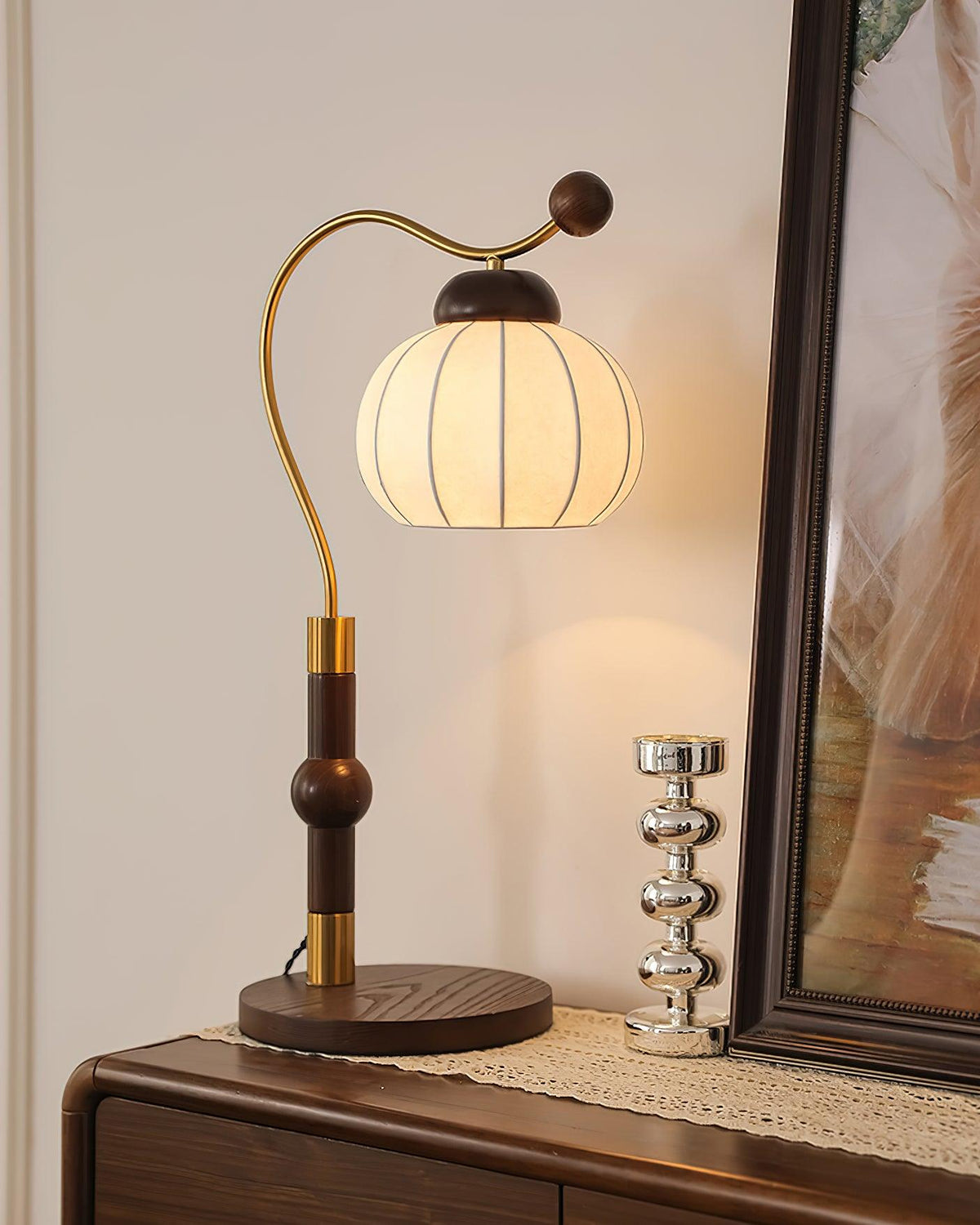 silk-globe-table-lamp