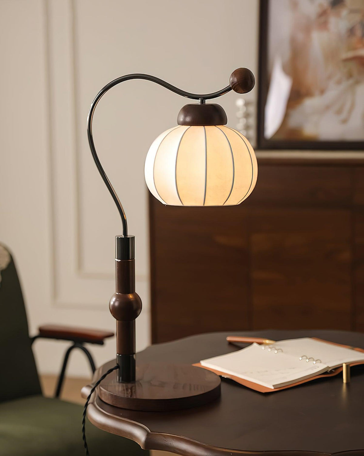 silk-globe-table-lamp