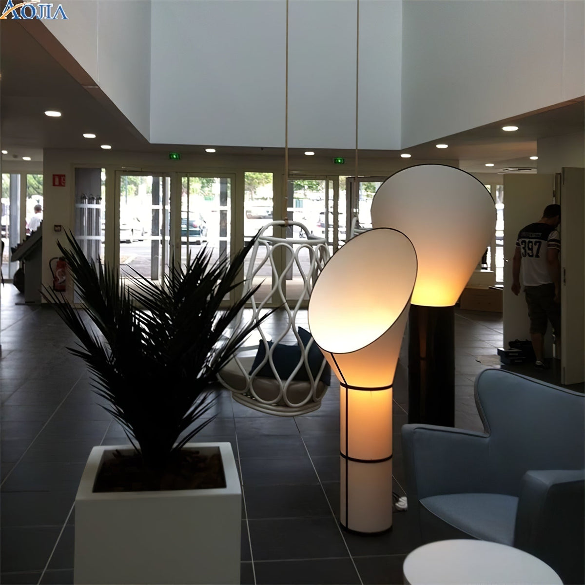 Sketch Line Floor Lamp – Modern Minimalist Art Deco Illumination