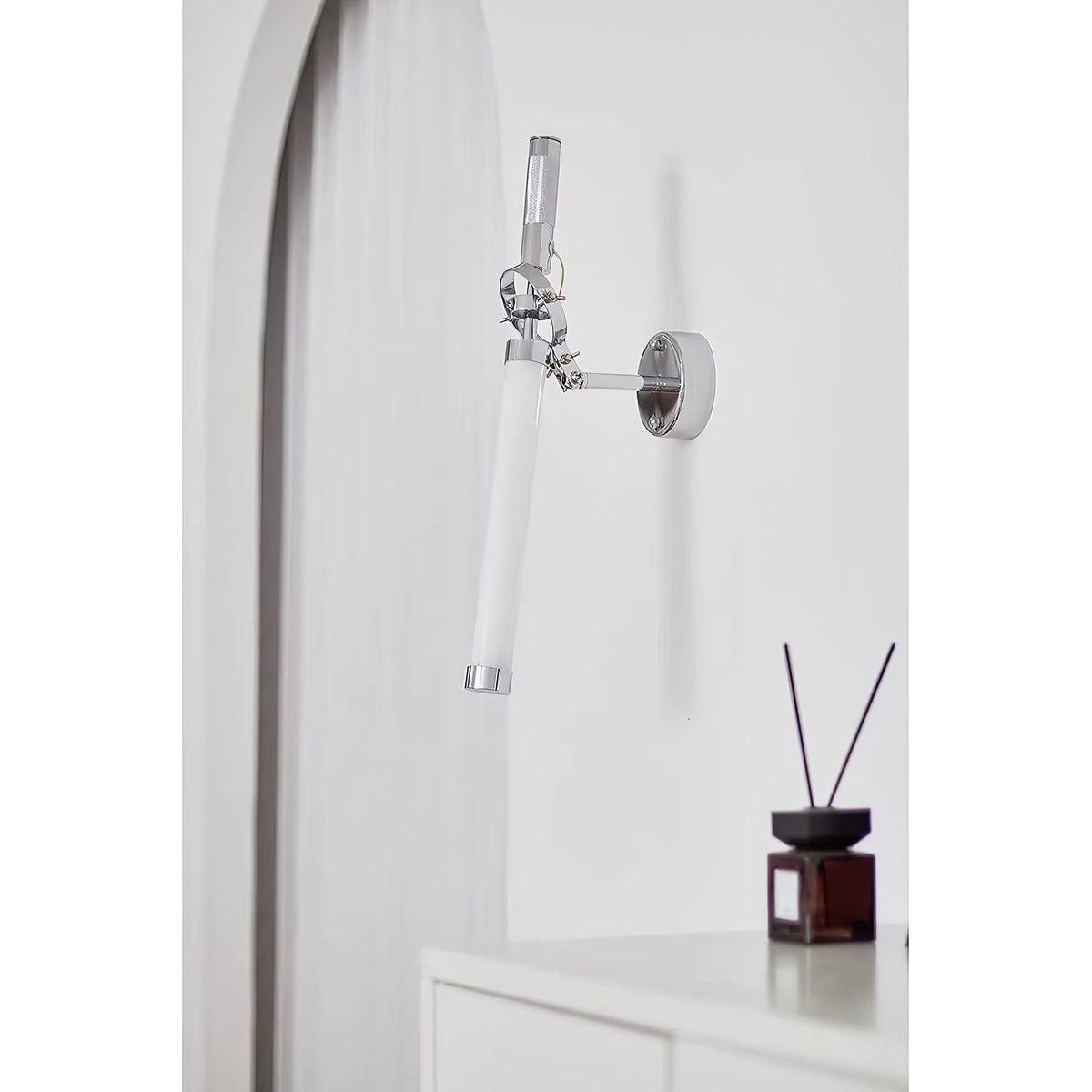 skylark-wall-lamp