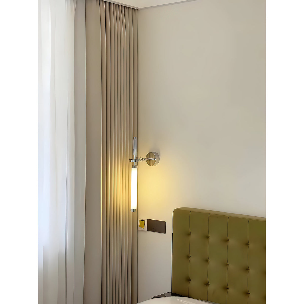 skylark-wall-lamp