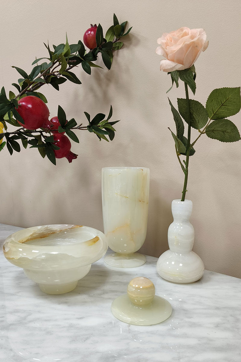 Small Jade Vase Table Lamp in Natural Stone for Ambient Lighting
