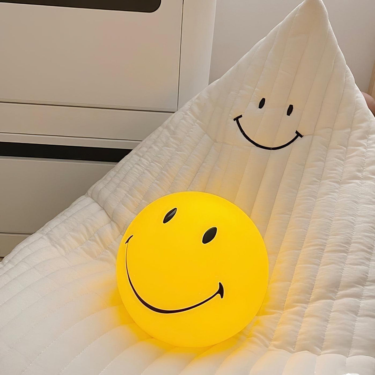 Smiling Rechargeable Built In Battery Table Lamp