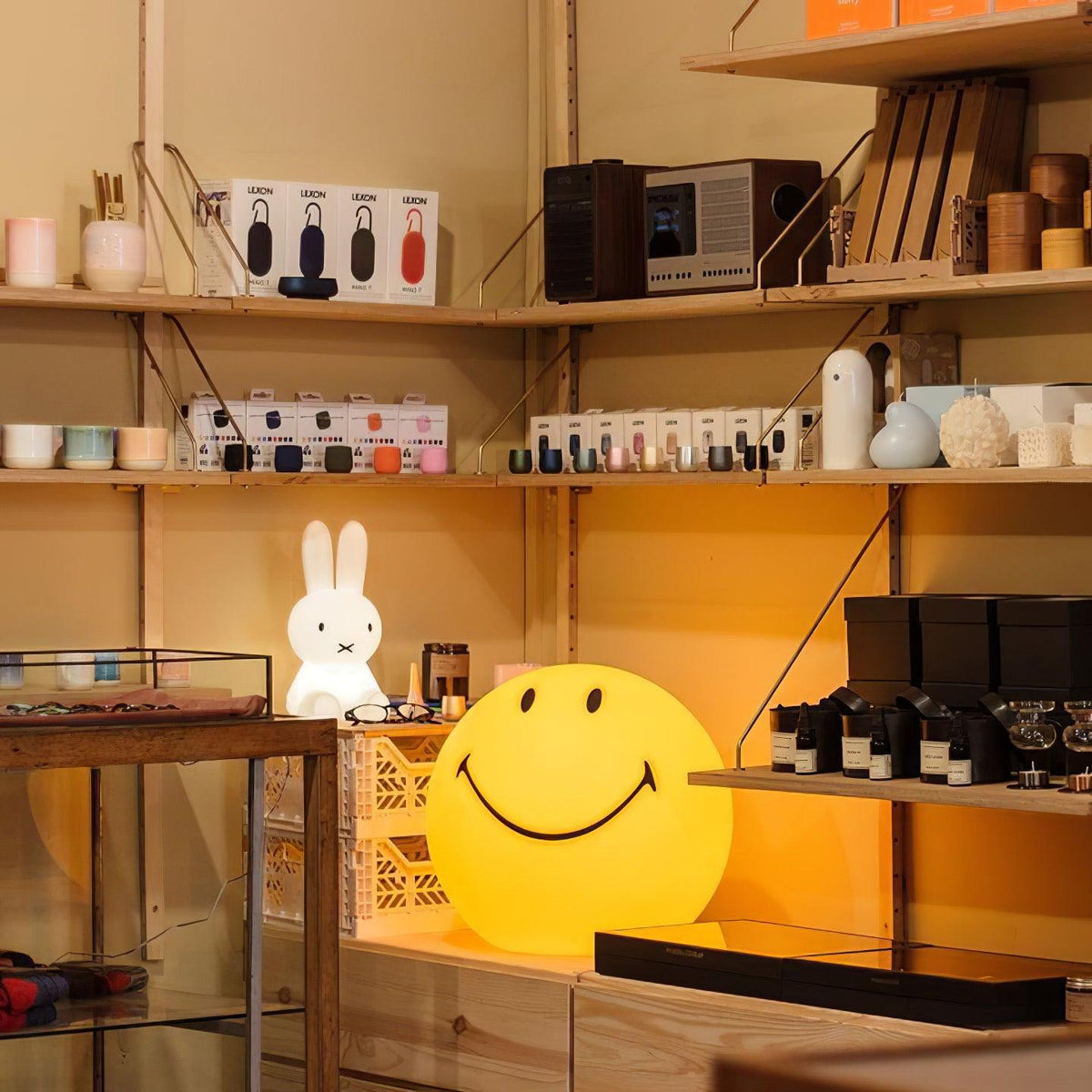 Smiling Rechargeable Built In Battery Table Lamp
