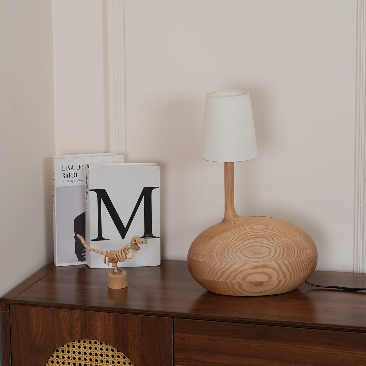 snail-table-lamp
