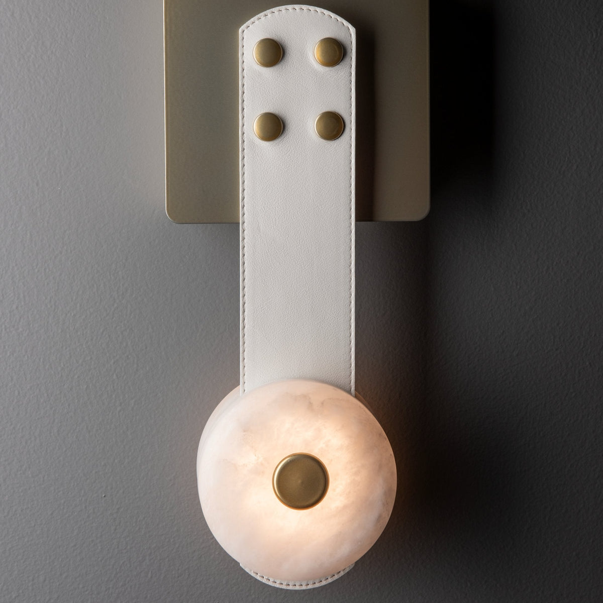 snaps-led-sconce