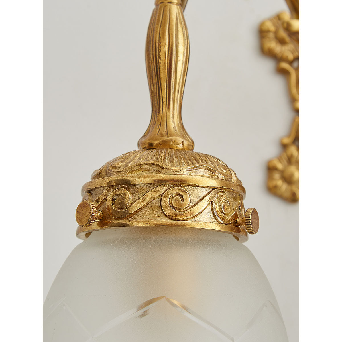 solange-classic-wall-lamp