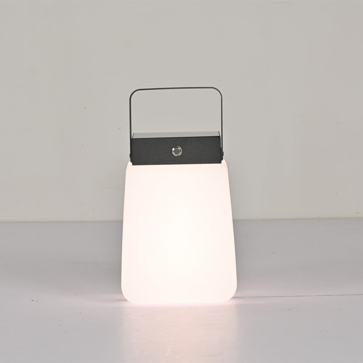 Solara Edge Lantern — Modern Solar-Powered Outdoor Lamp with Remote Control