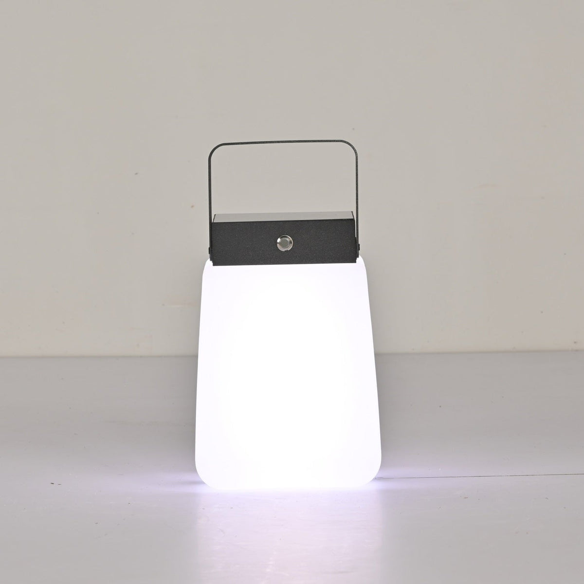 Solara Edge Lantern — Modern Solar-Powered Outdoor Lamp with Remote Control
