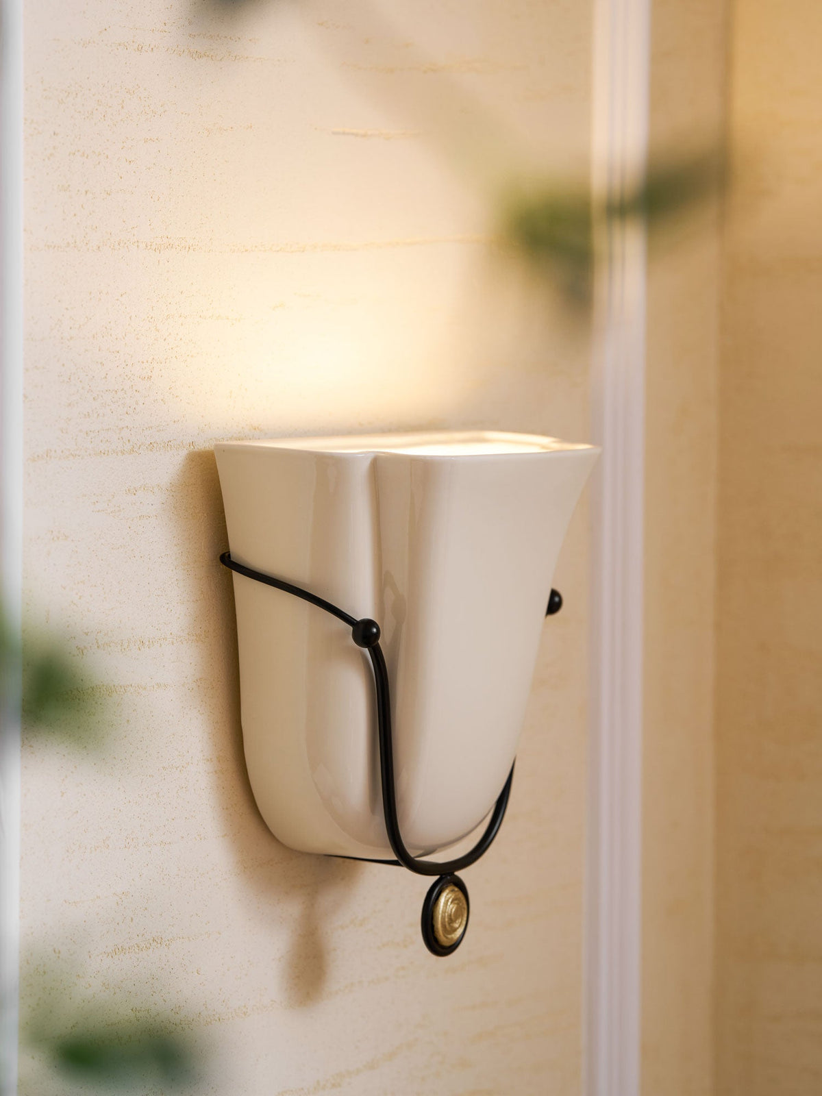 Solenne Ceramic Shell Wall Sconce in Glazed Finishes