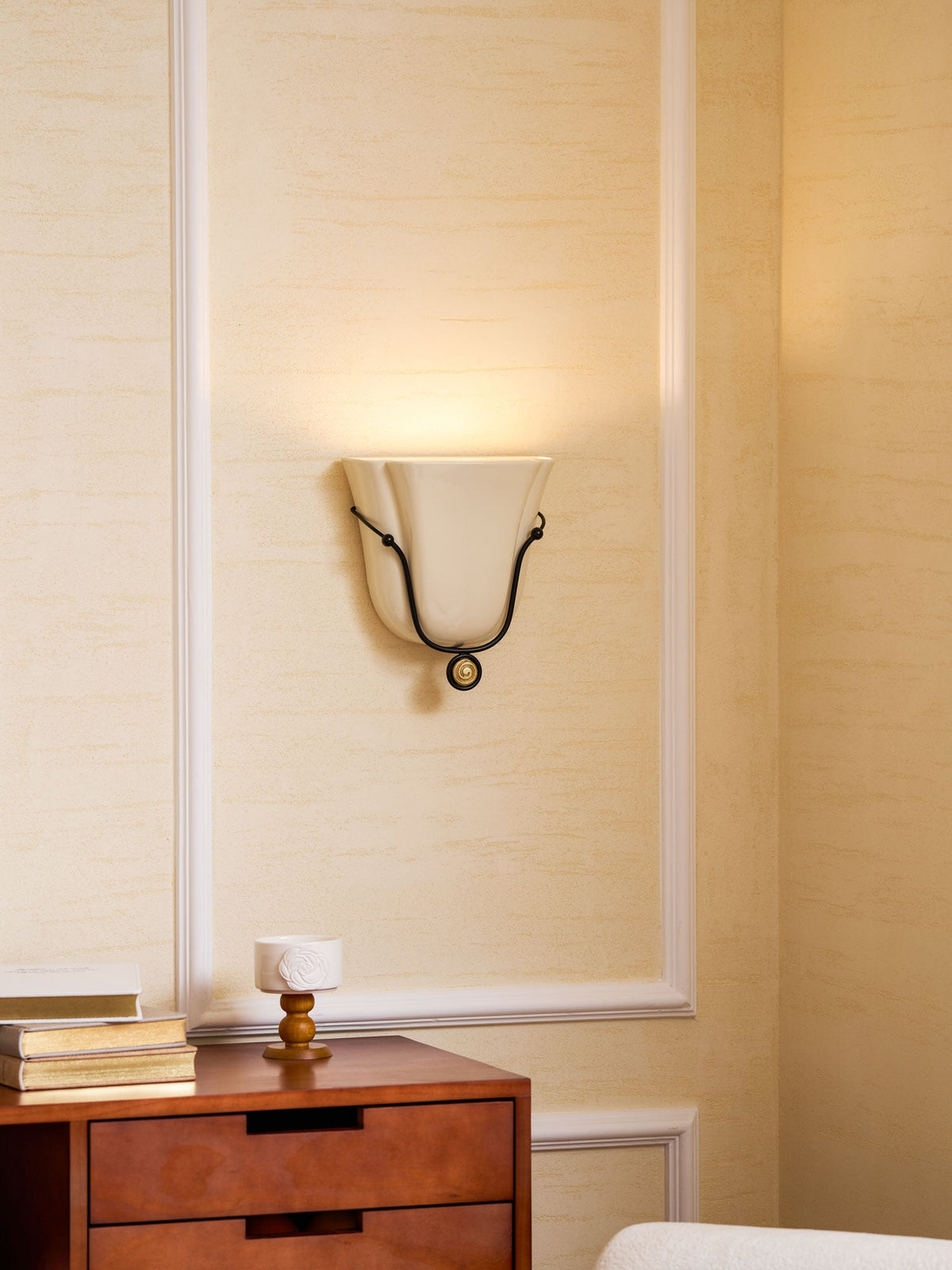 Solenne Ceramic Shell Wall Sconce in Glazed Finishes