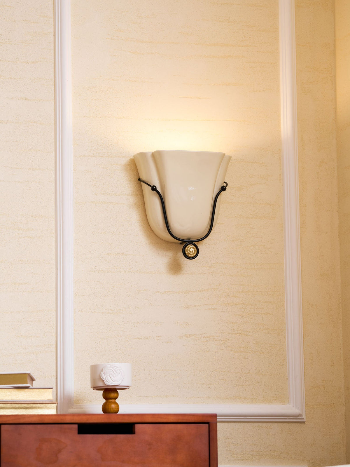 Solenne Ceramic Shell Wall Sconce in Glazed Finishes