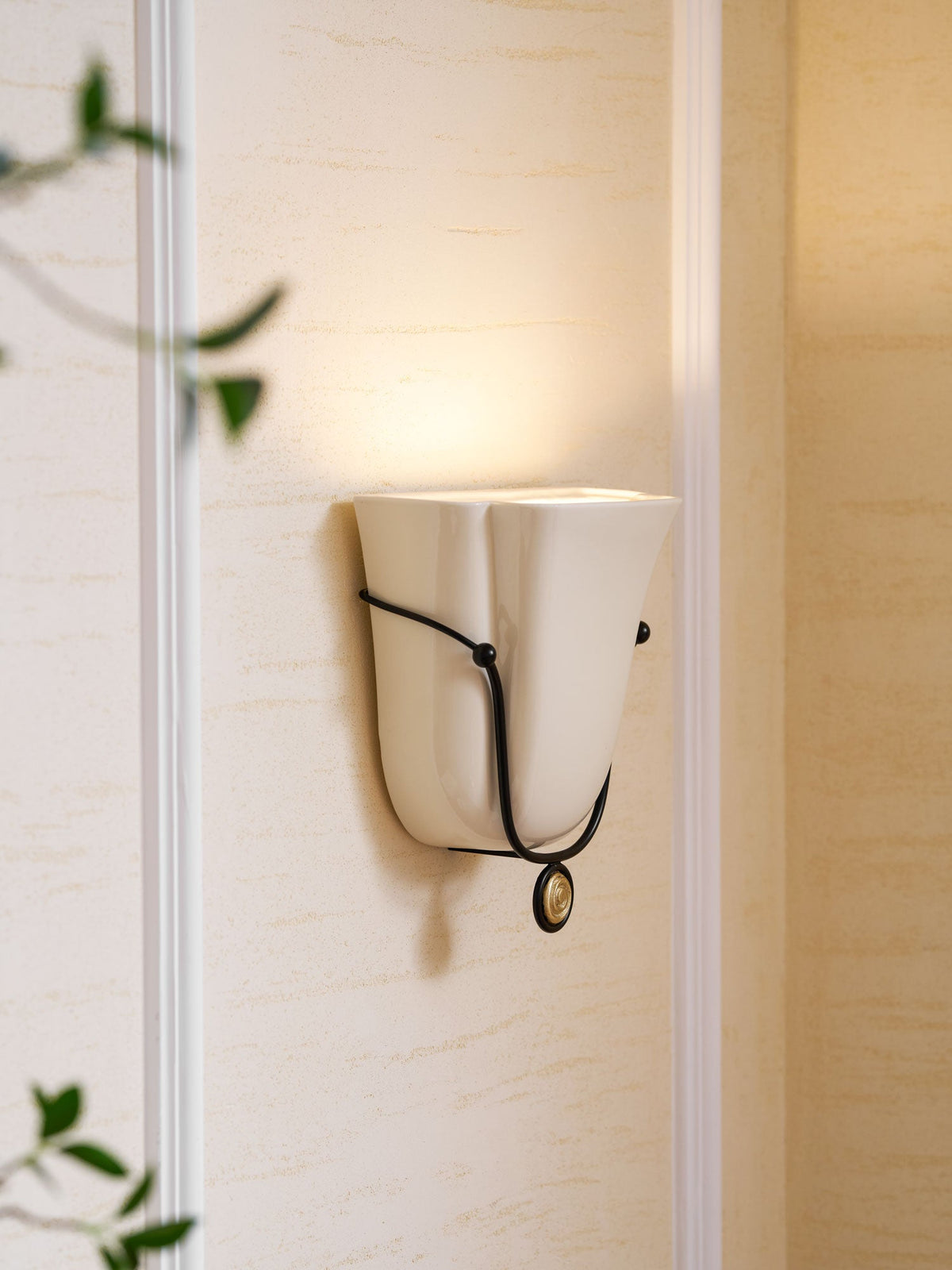 Solenne Ceramic Shell Wall Sconce in Glazed Finishes