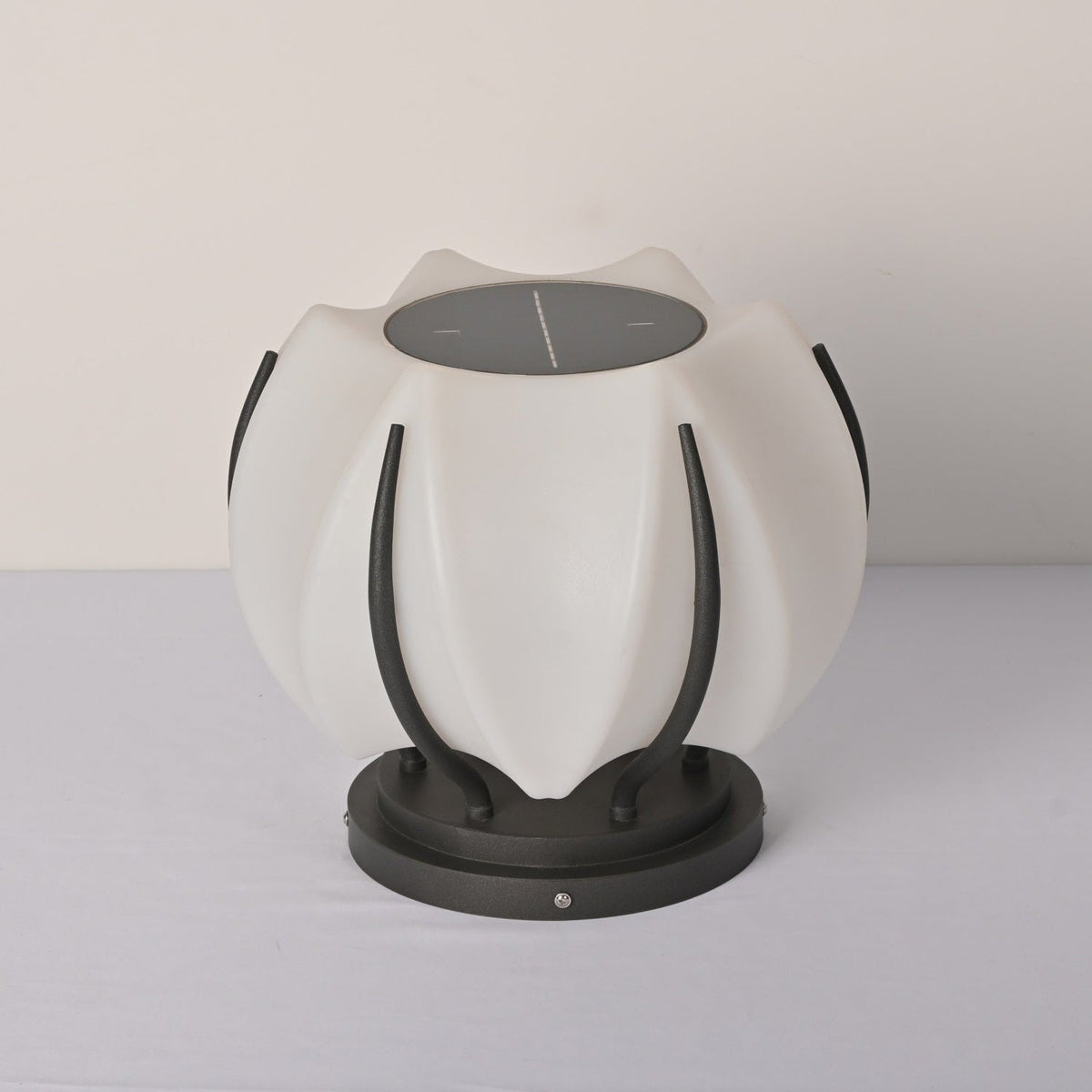Solflora Bloom Solar Outdoor Garden Light, Sculptural LED Landscape Lamp