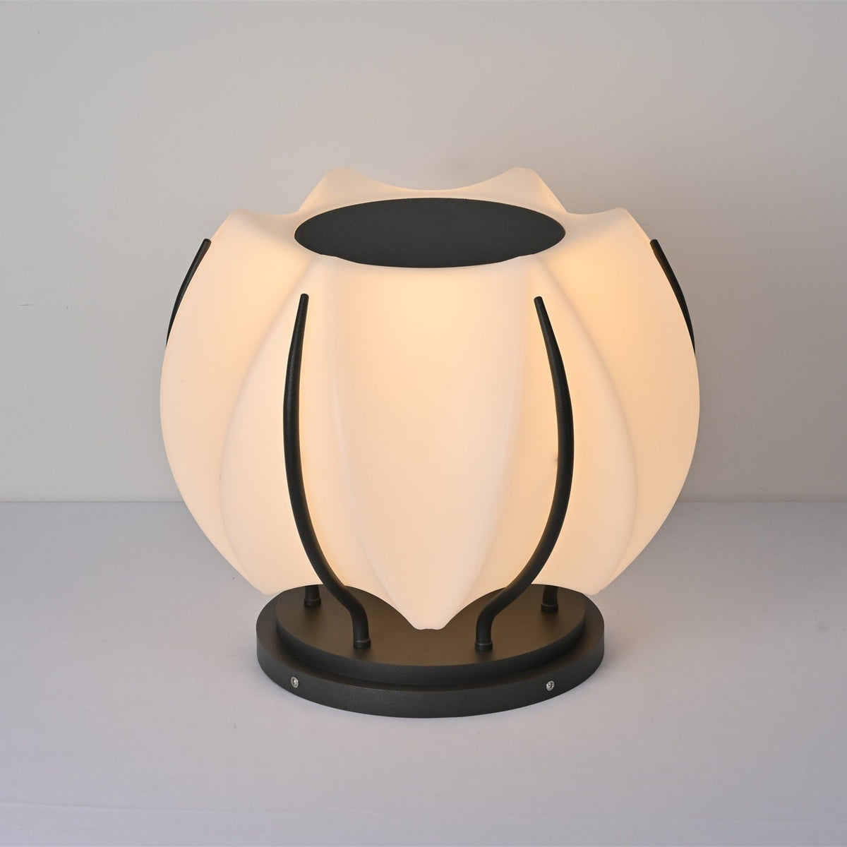 Solflora Bloom Solar Outdoor Garden Light, Sculptural LED Landscape Lamp