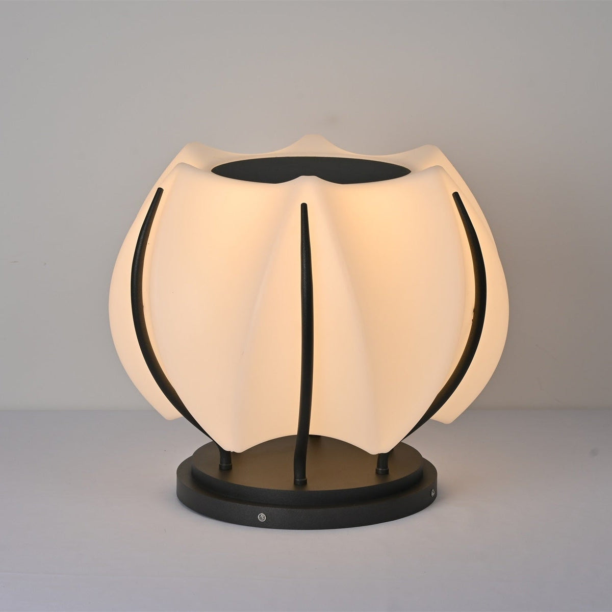 Solflora Bloom Solar Outdoor Garden Light, Sculptural LED Landscape Lamp