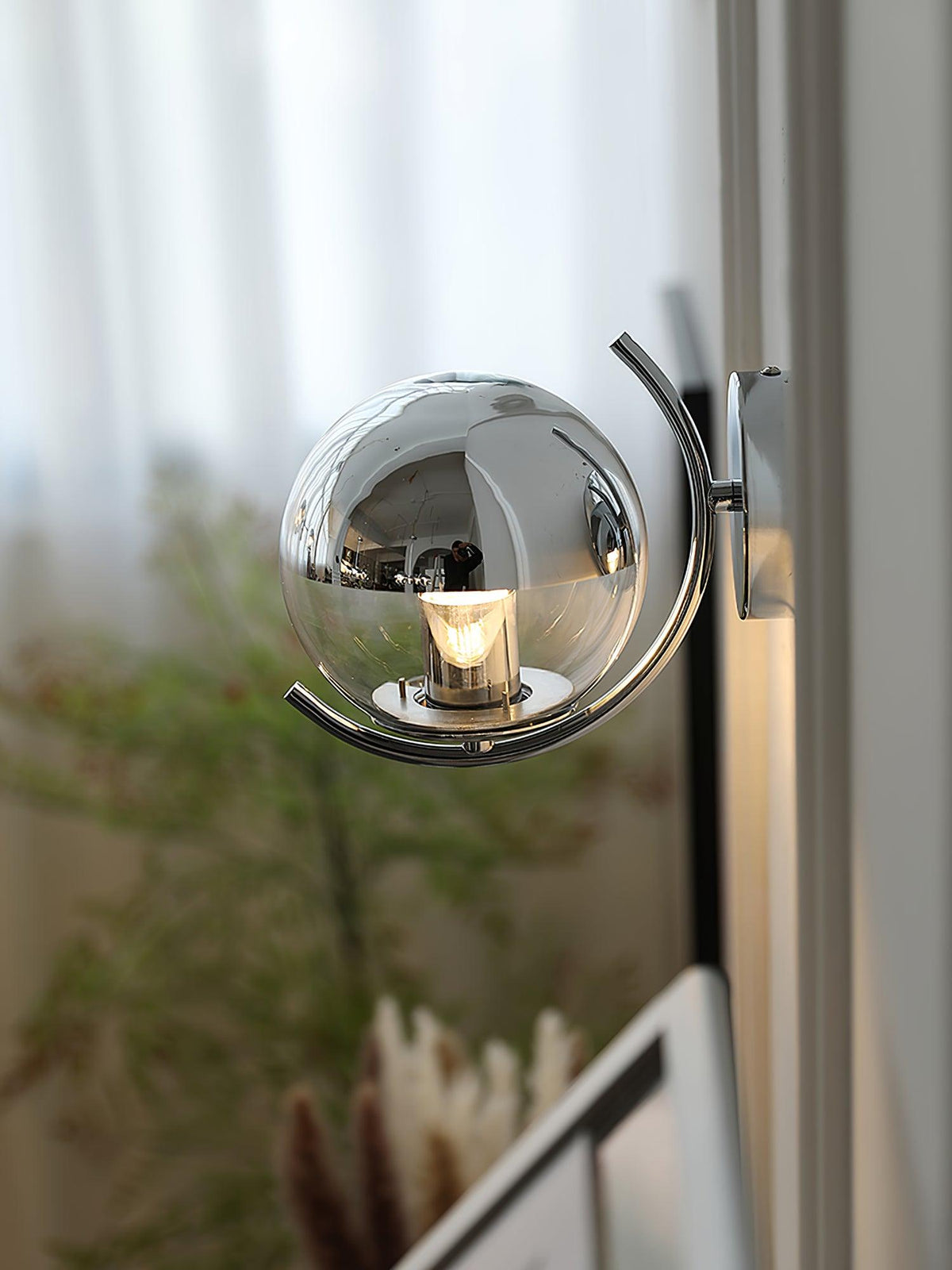 space-ball-wall-lamp