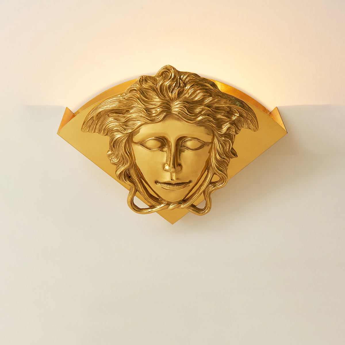 sphinx-brass-wall-lamp