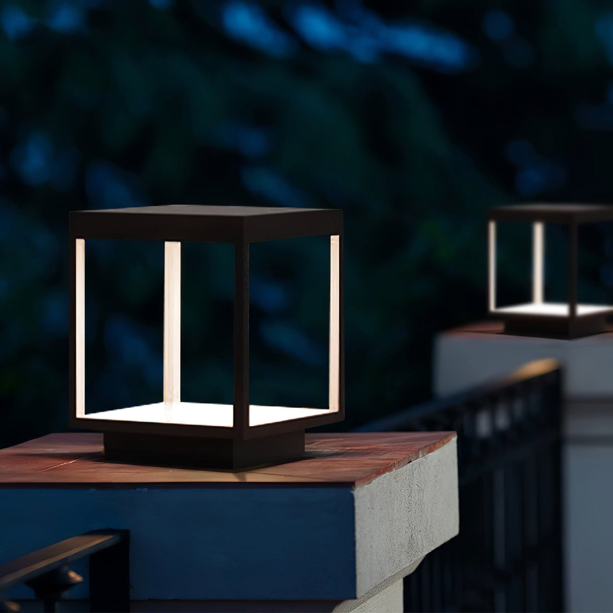 Solar Square Frame Post Light – Modern Waterproof LED Garden Lamp