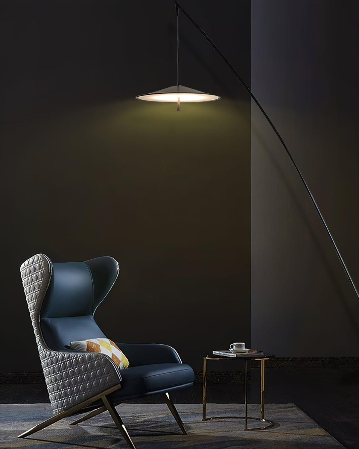 steadfast-floor-lamp