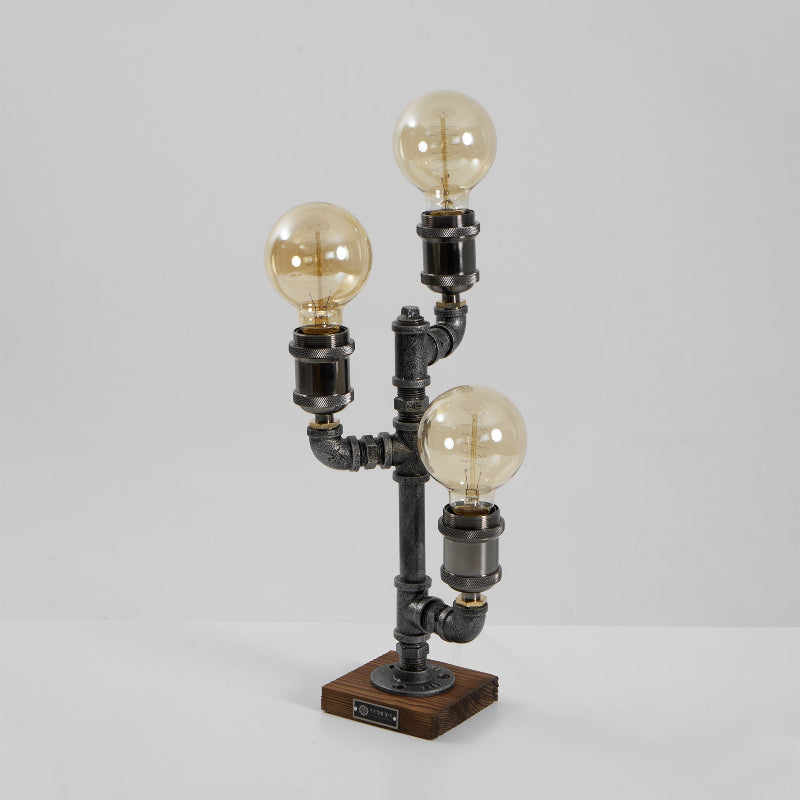 steampunk-pipe-table-lamp