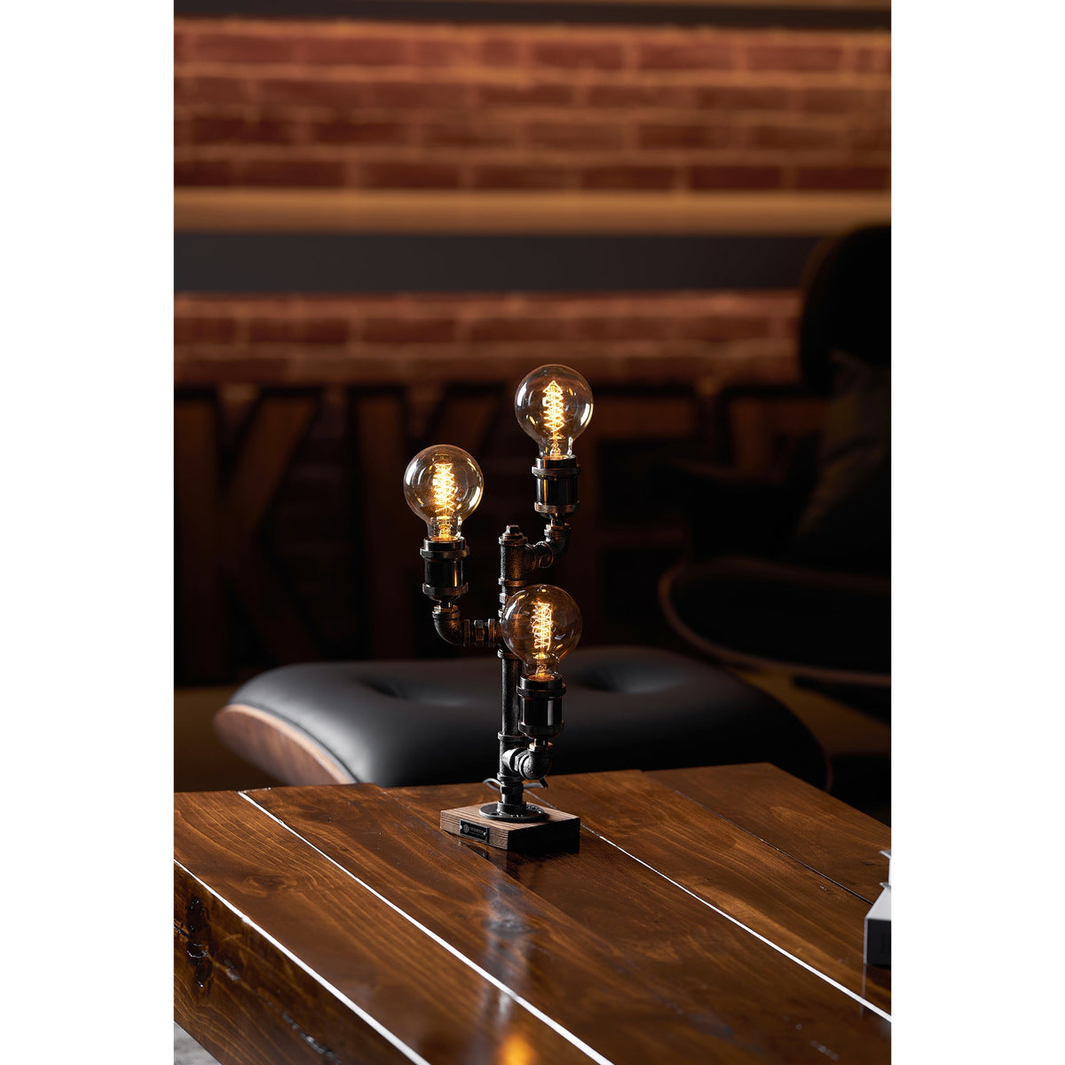 steampunk-pipe-table-lamp