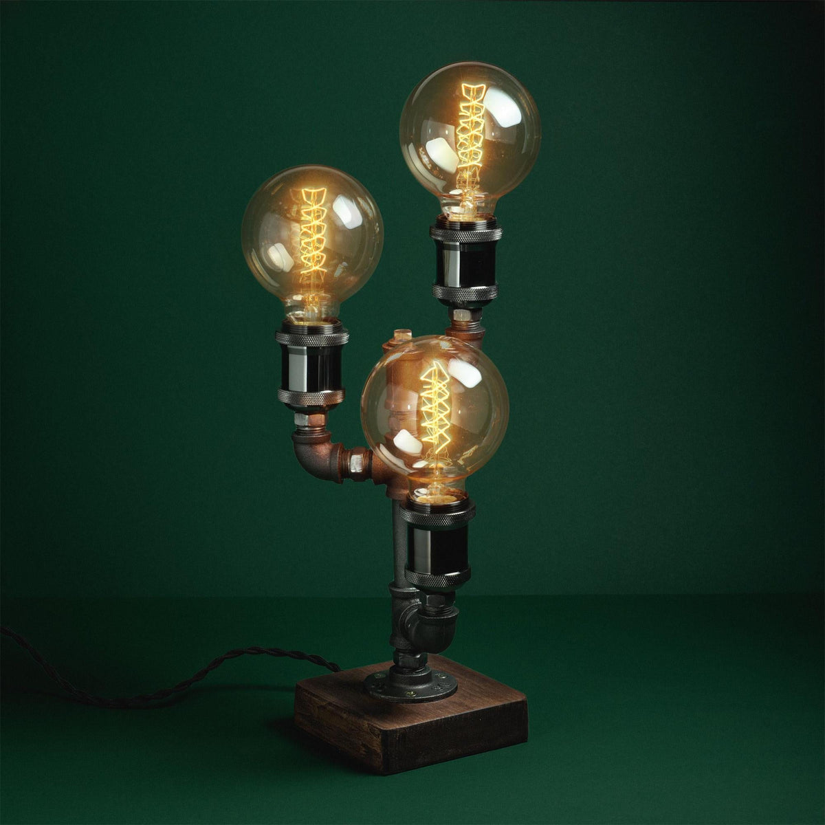 steampunk-pipe-table-lamp