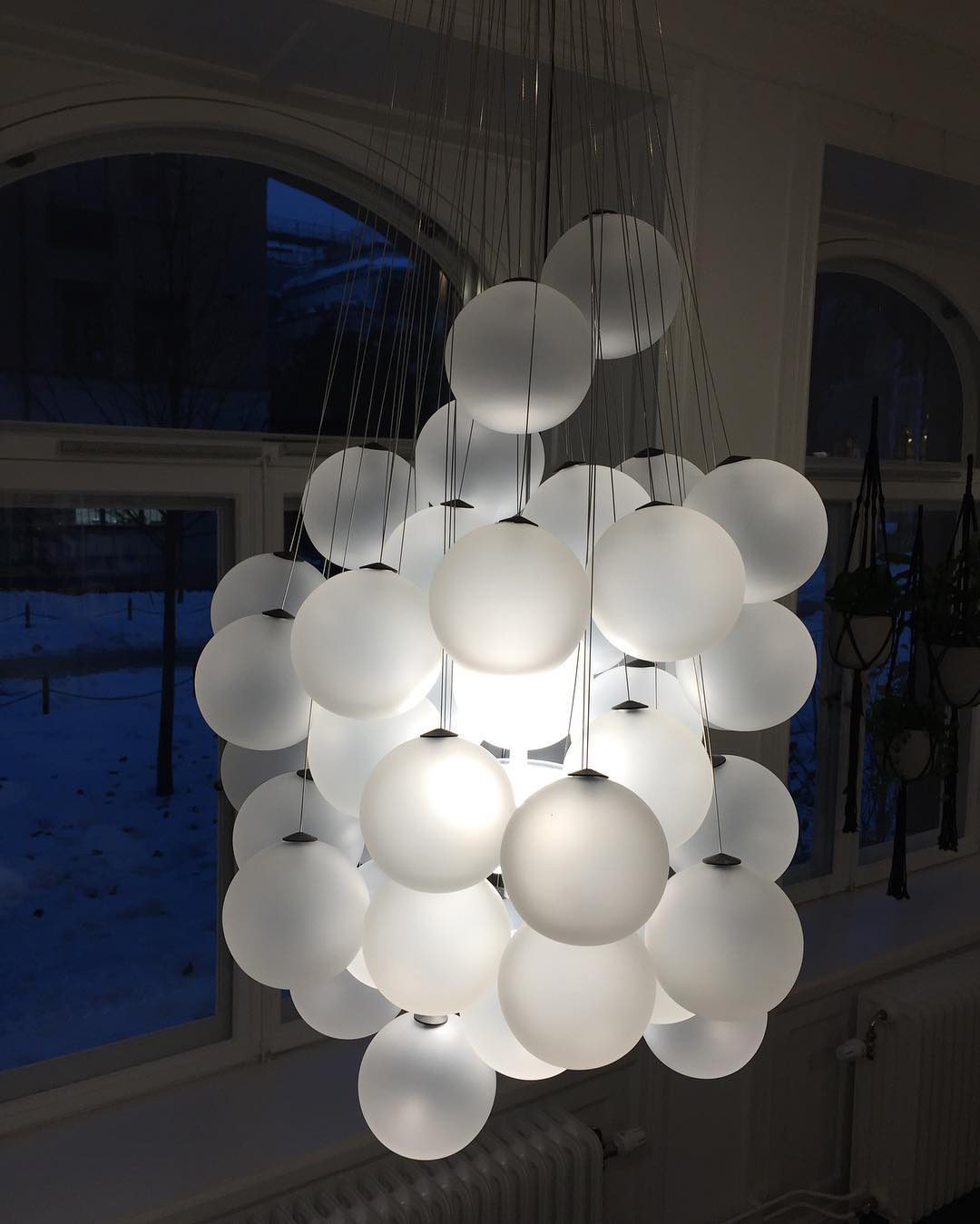 Stochastic Chandeliers