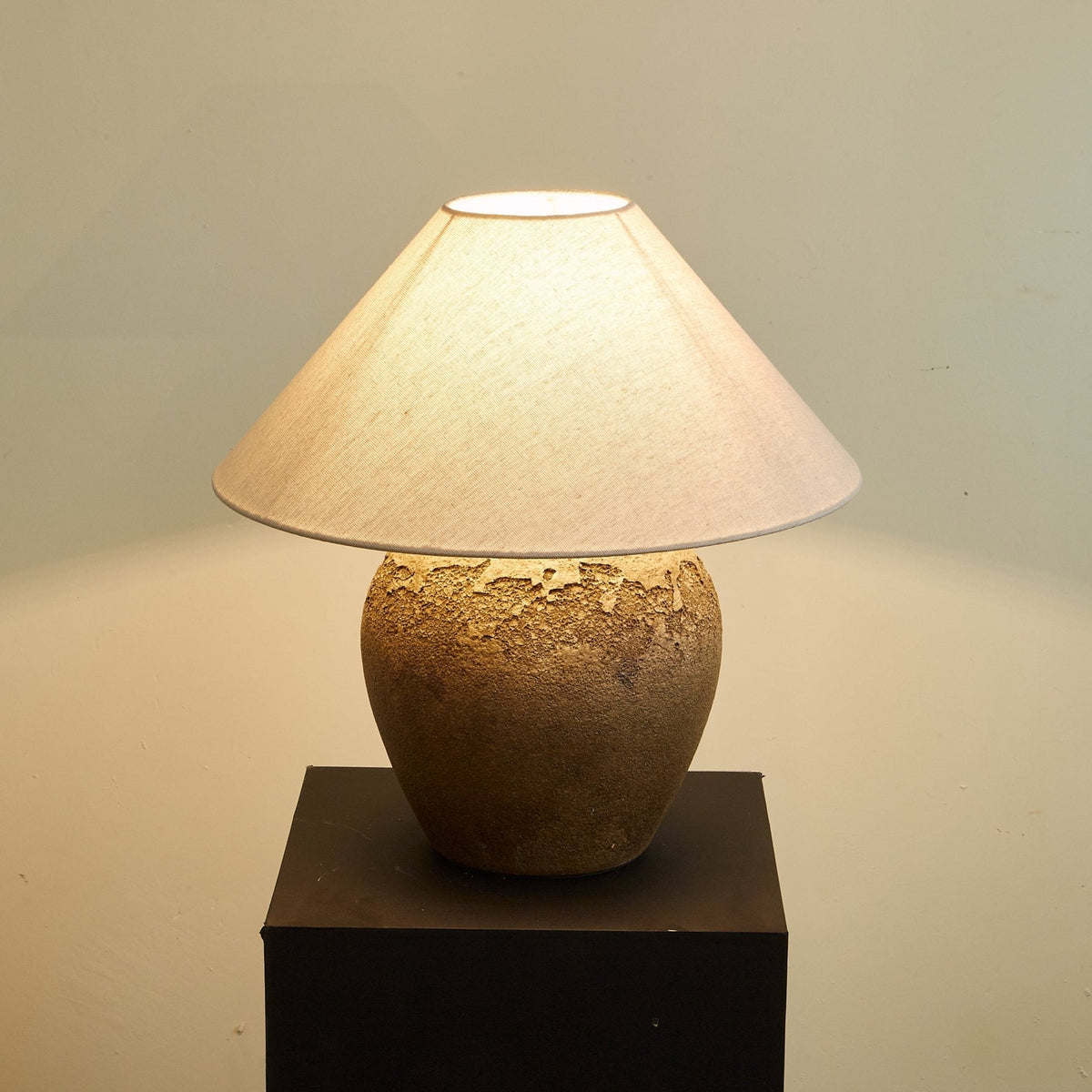 Stoneveil Ceramic Table Lamp with Linen Shade for Bedroom and Living Room