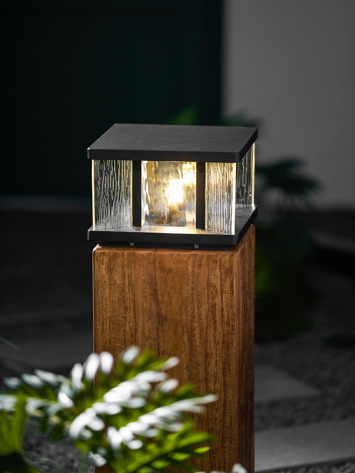 Stratos Square Outdoor Light – Modern Geometric LED Table Lamp for Patio & Garden
