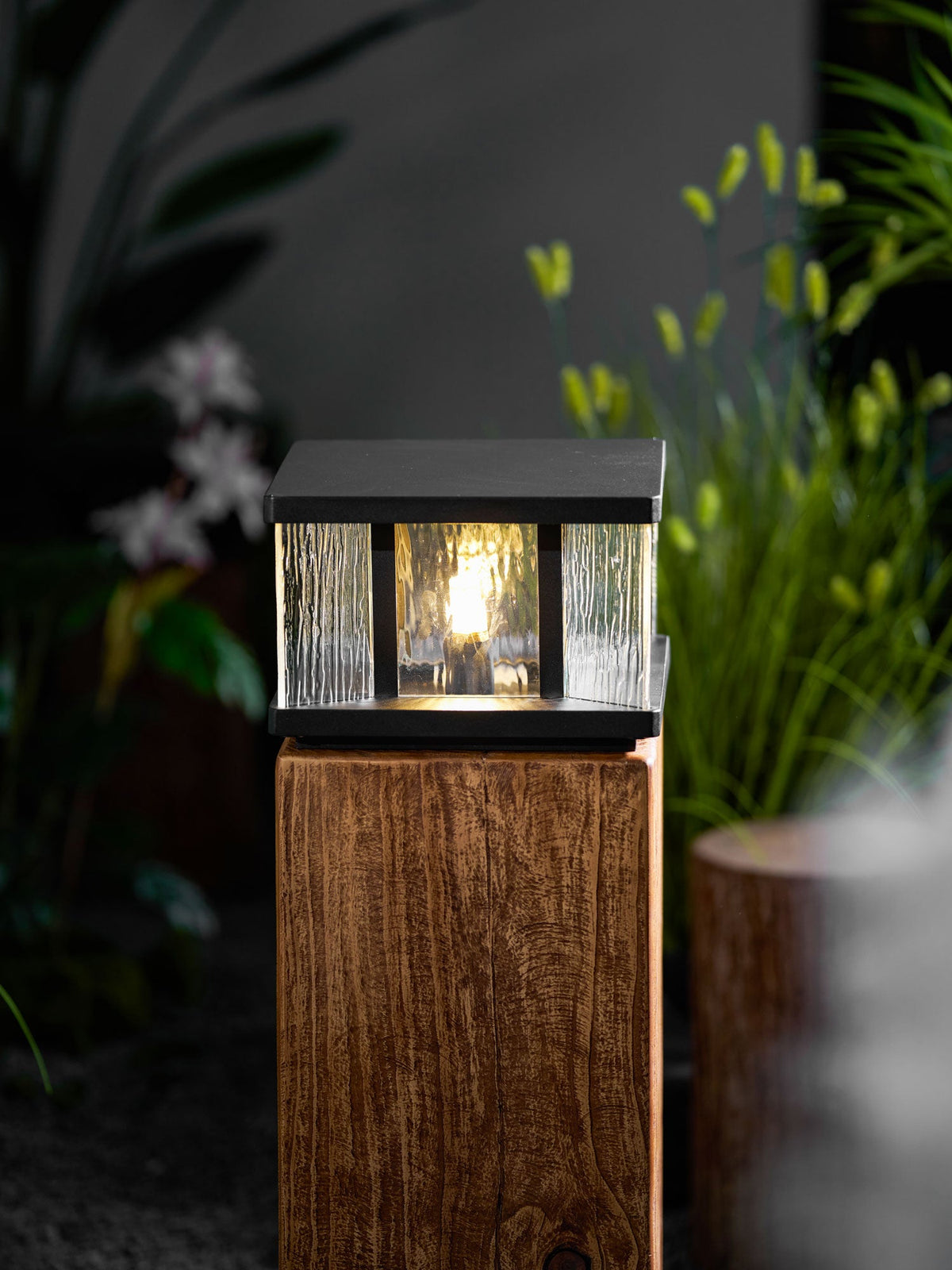 Stratos Square Outdoor Light – Modern Geometric LED Table Lamp for Patio & Garden