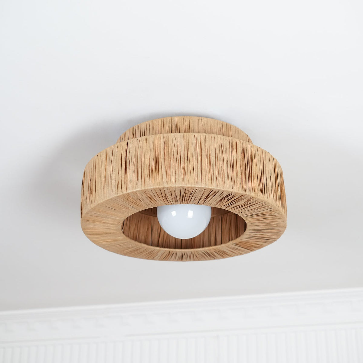 Handwoven Raffia Ceiling Lamp – Natural Straw Pendant Light for Modern Interiors