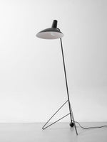 svelte-noir-floor-lamp