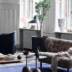 svelte-noir-floor-lamp