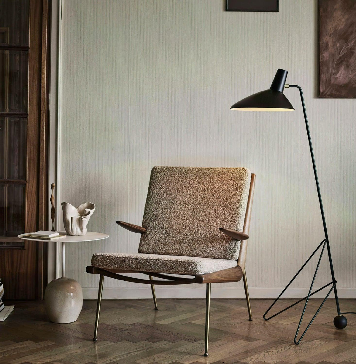 svelte-noir-floor-lamp