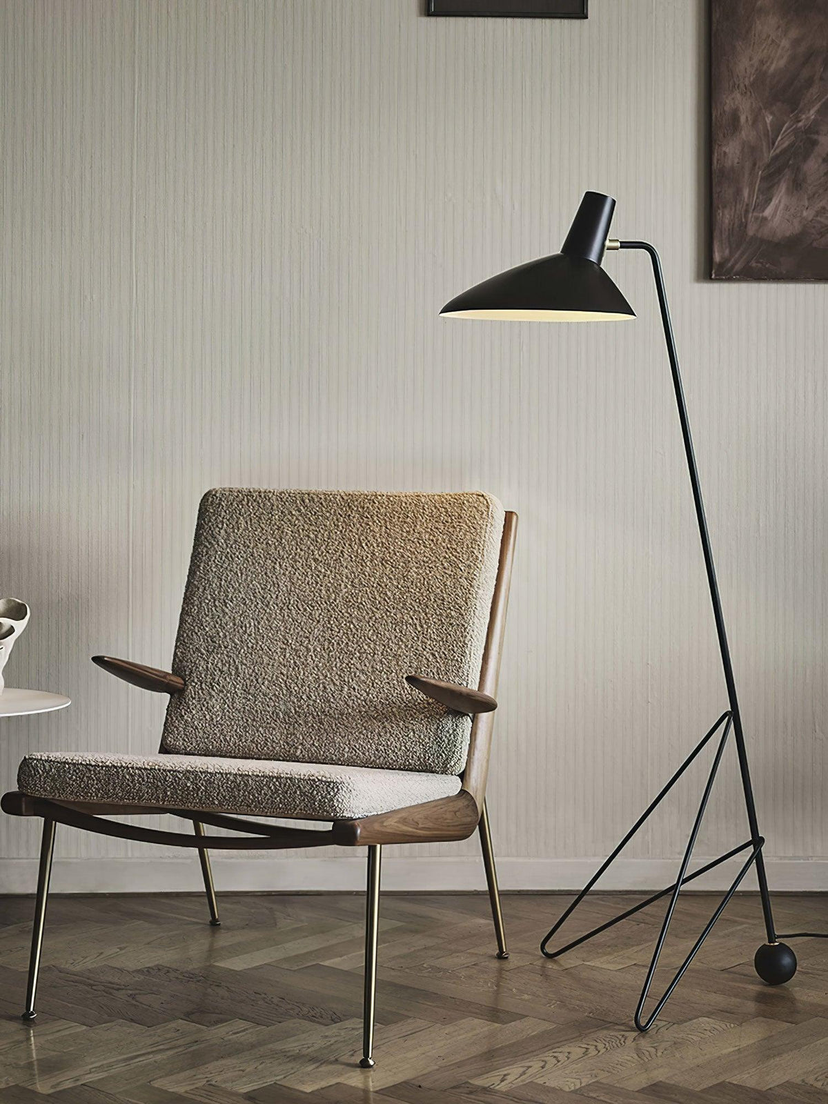 svelte-noir-floor-lamp