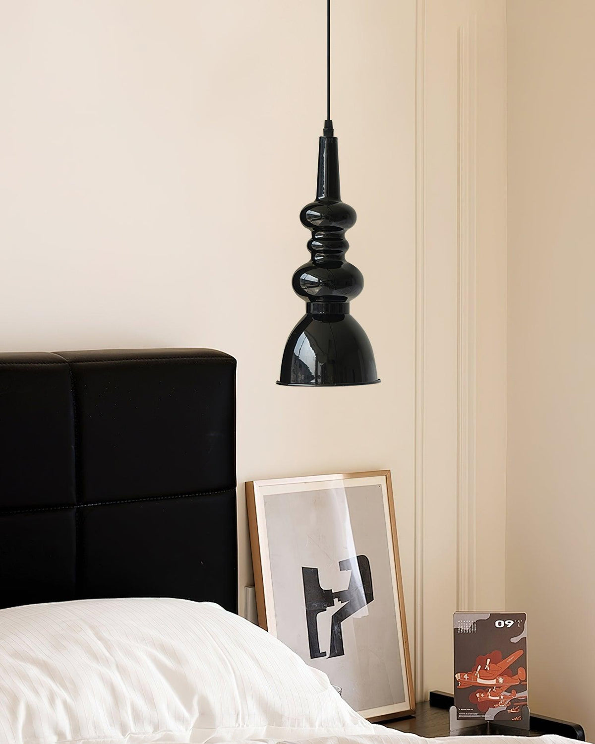 svelte-noir-pendant-light